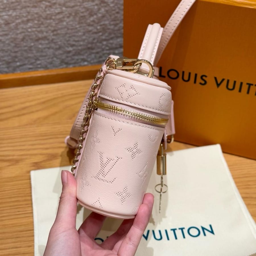 LOUIS  VUITTON