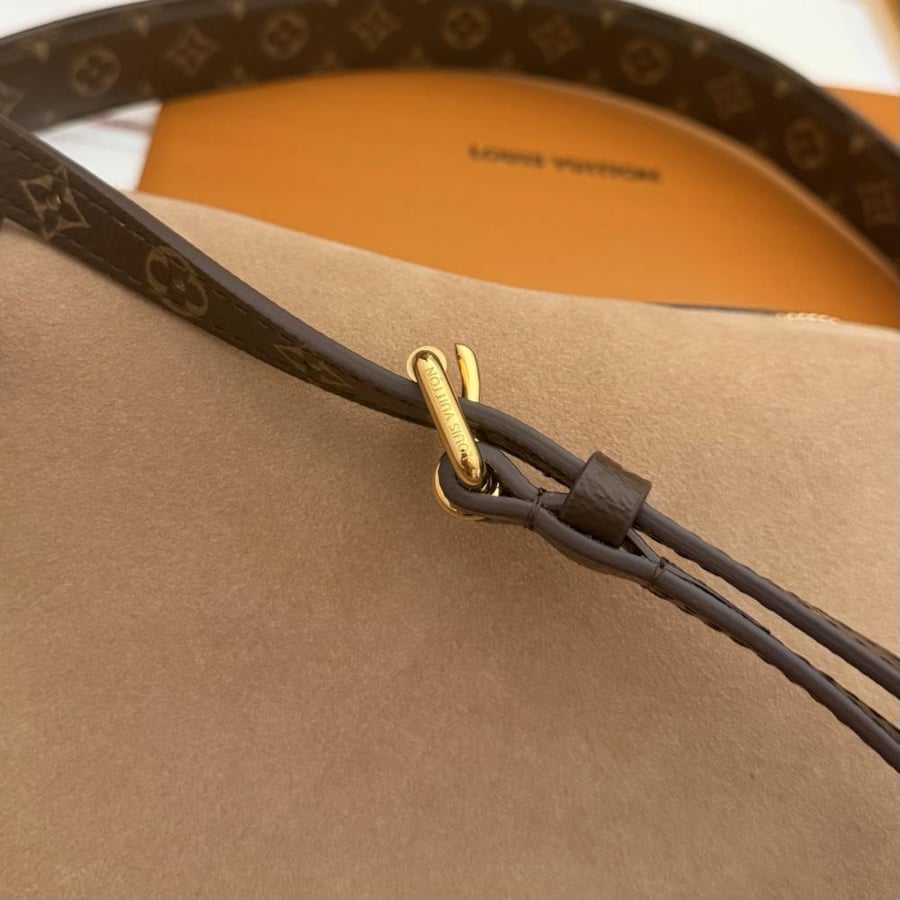 LOUIS  VUITTON