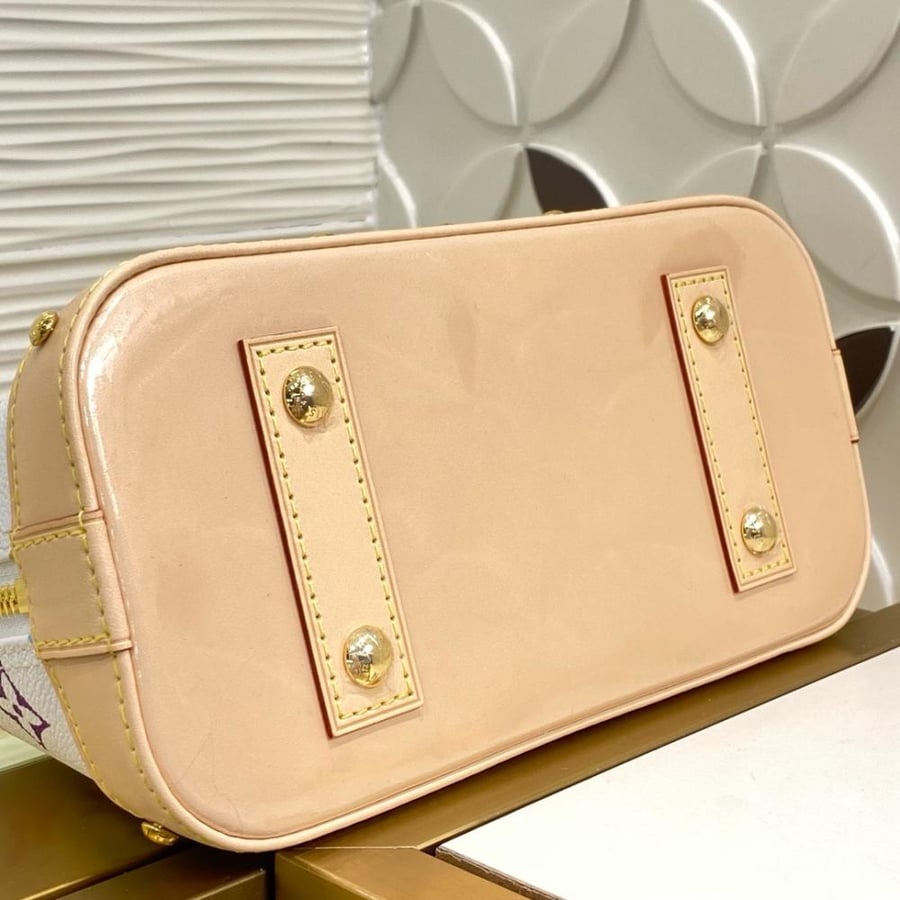 LOUIS  VUITTON