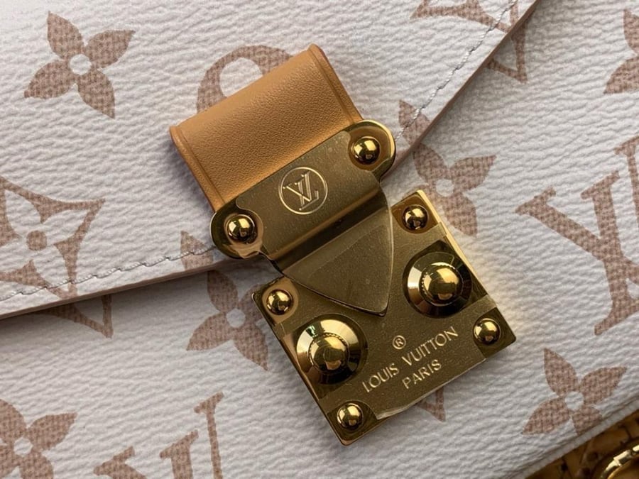 LOUIS  VUITTON