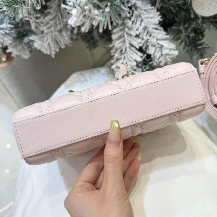 DIOR
