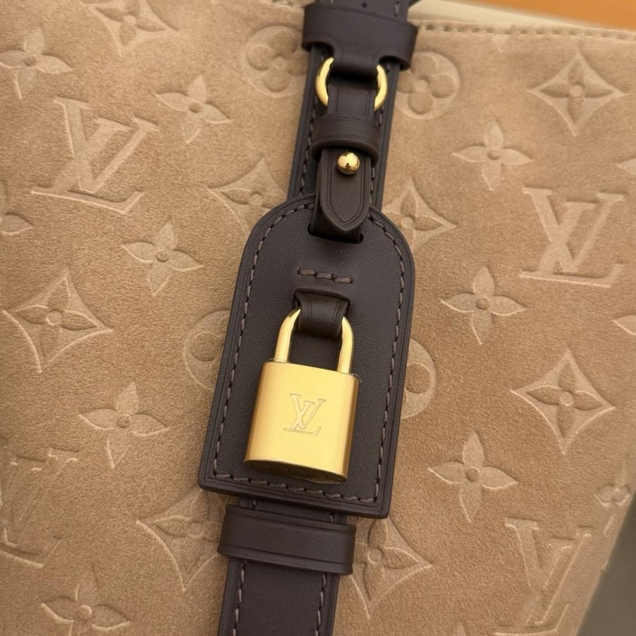 LOUIS  VUITTON