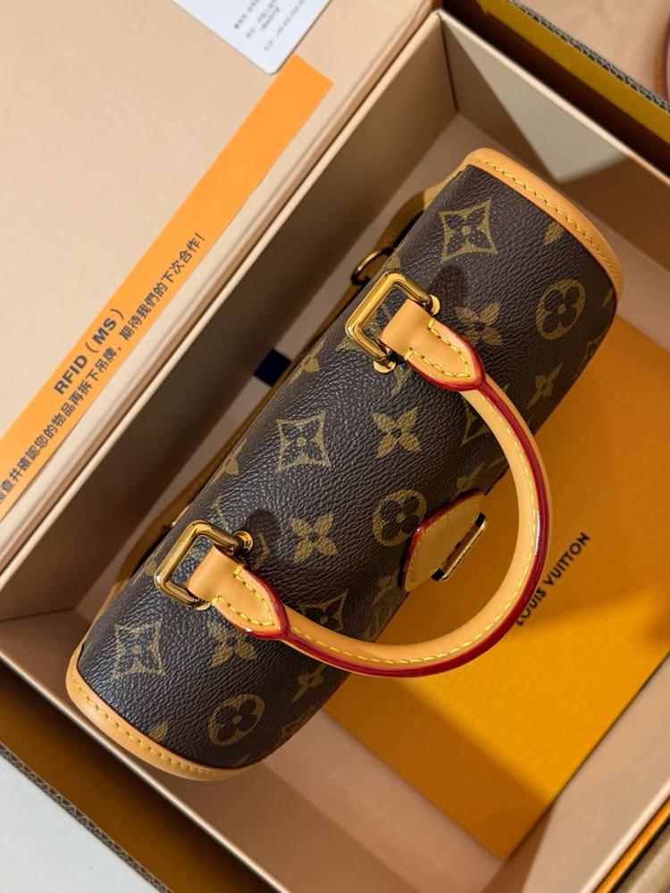LOUIS  VUITTON