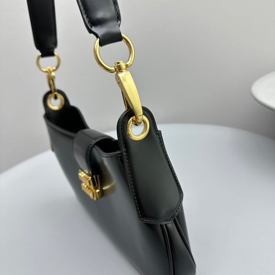 MIUMIU