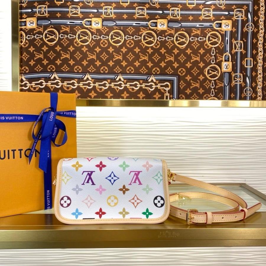 LOUIS  VUITTON