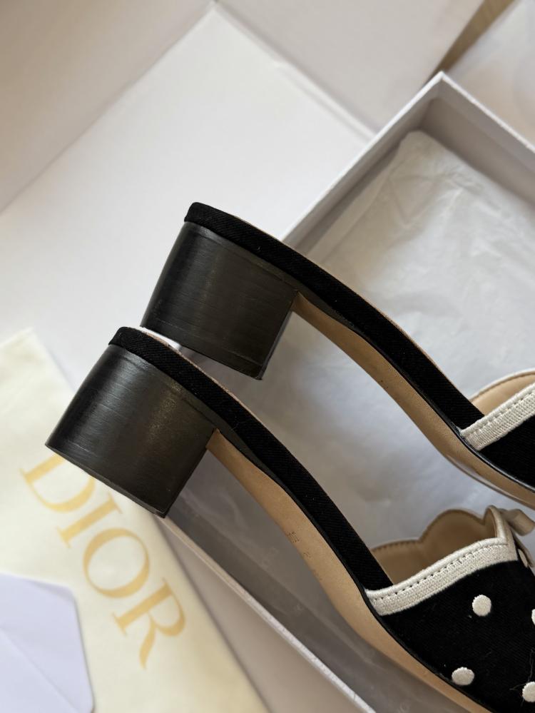 DIOR