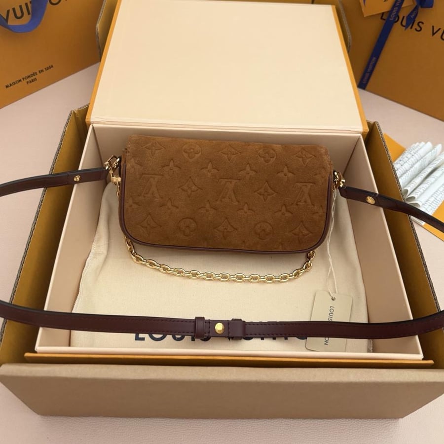 LOUIS  VUITTON