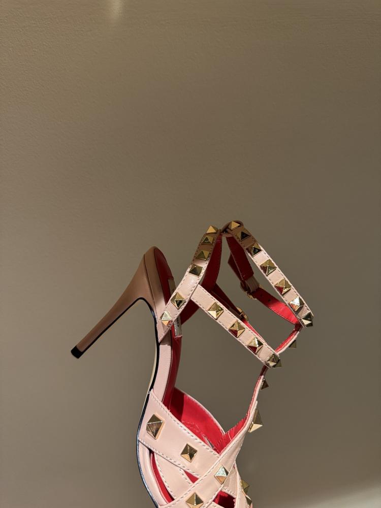 VALENTINO