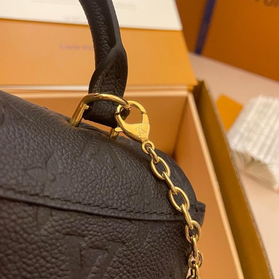LOUIS  VUITTON
