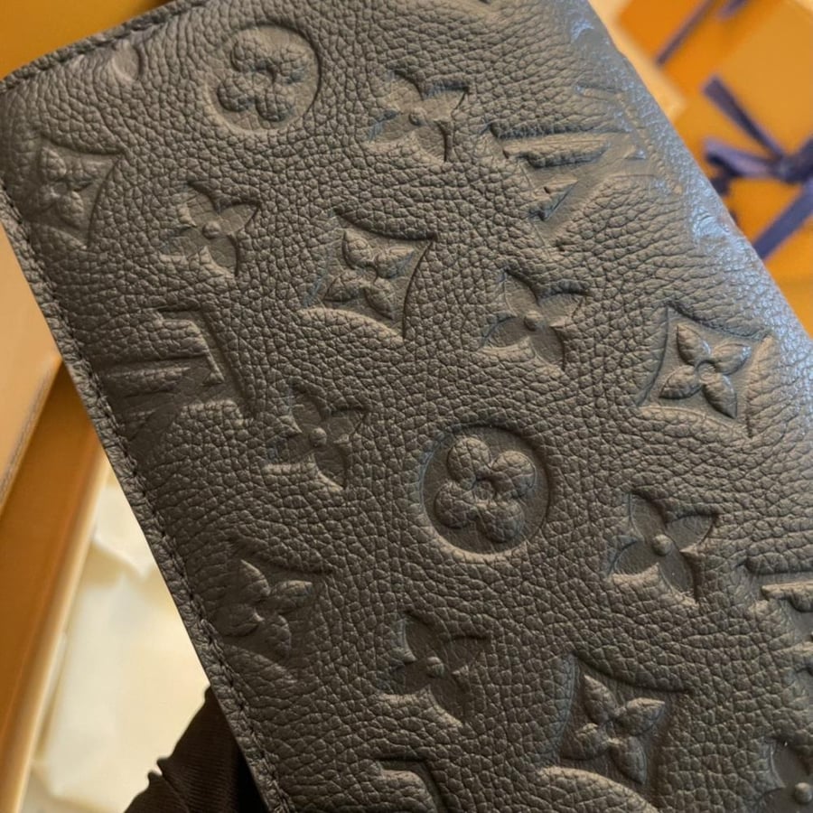 LOUIS  VUITTON