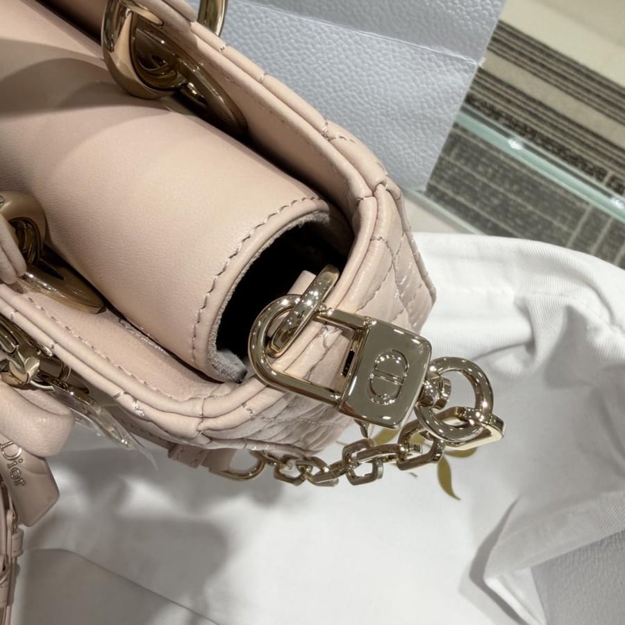 DIOR