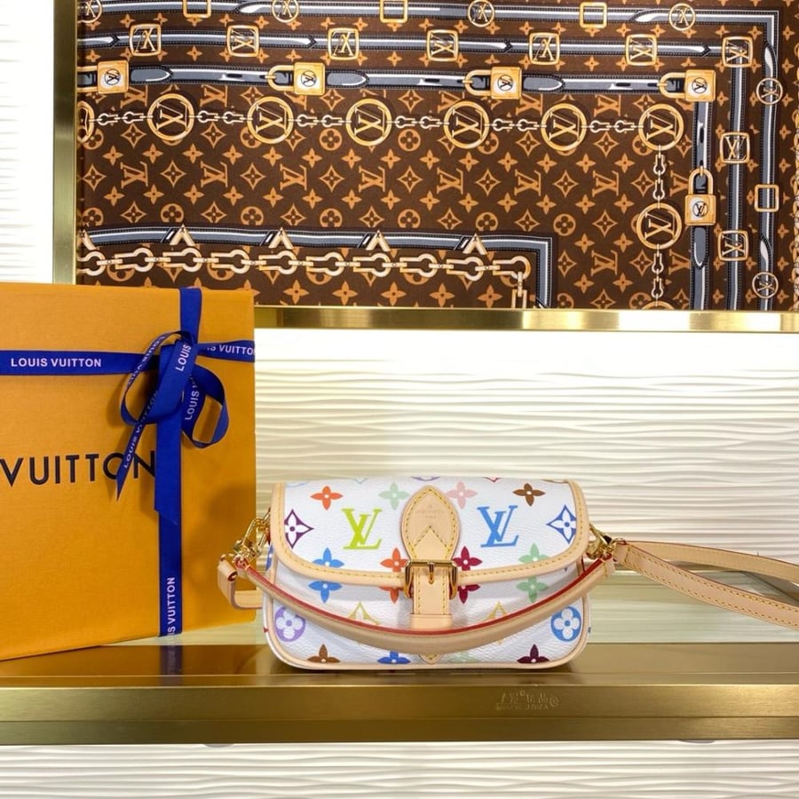 LOUIS  VUITTON
