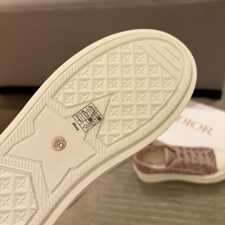 DIOR