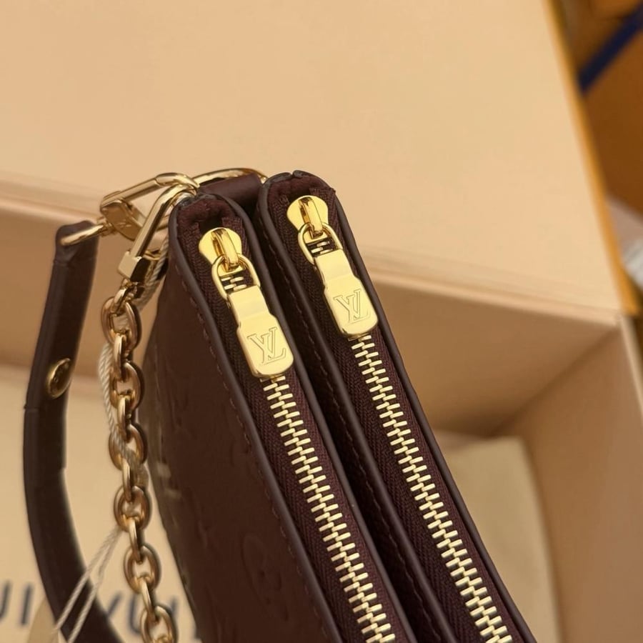 LOUIS  VUITTON