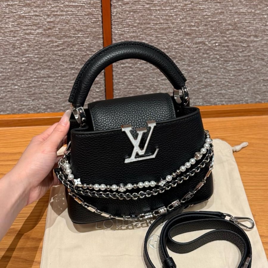LOUIS  VUITTON