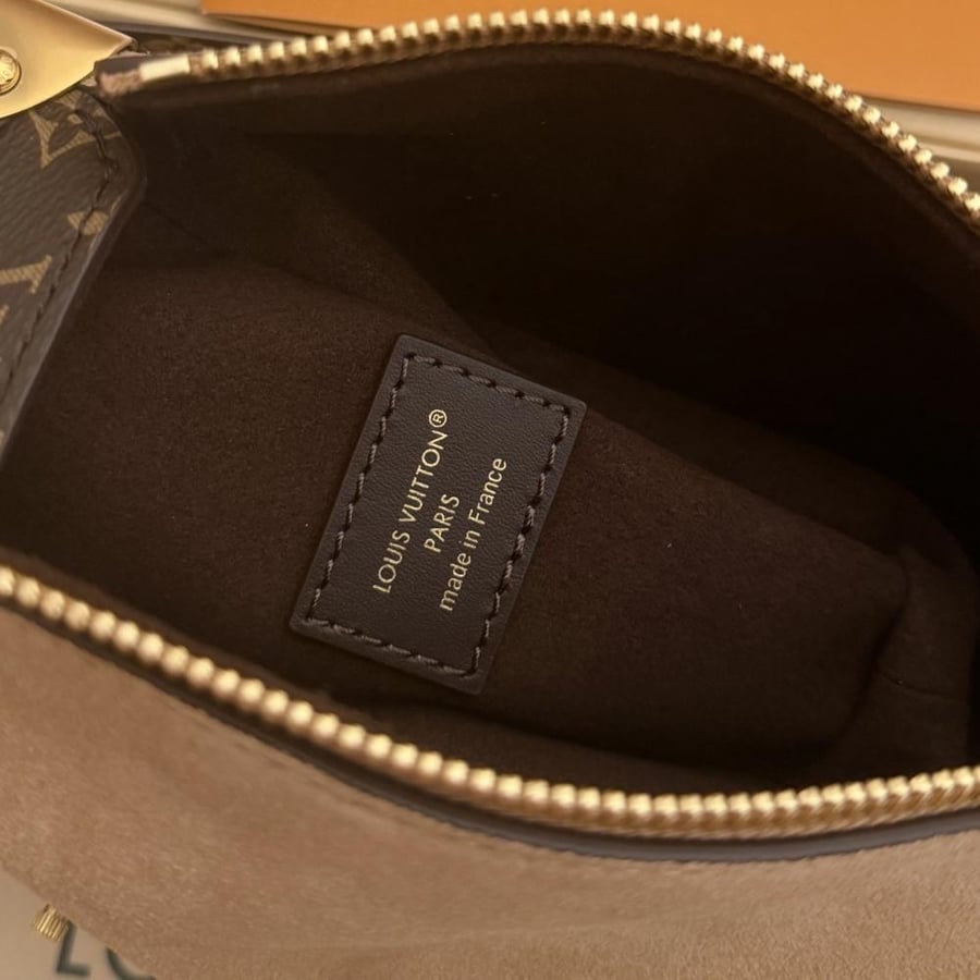 LOUIS  VUITTON