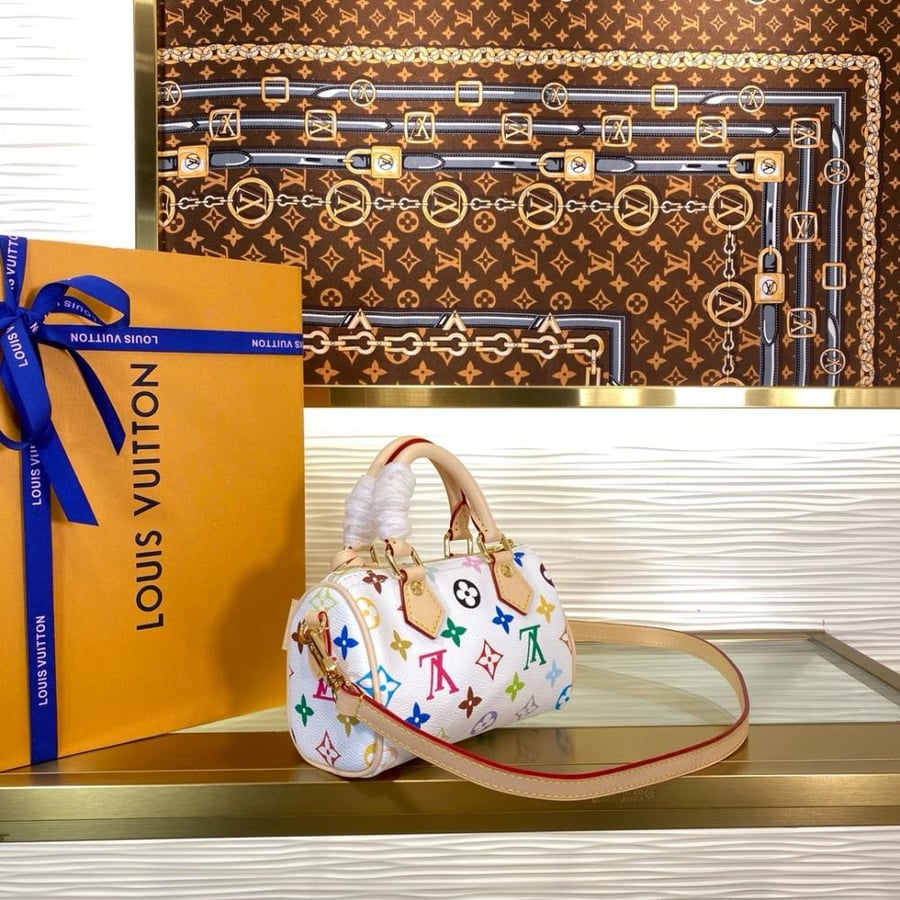 LOUIS  VUITTON