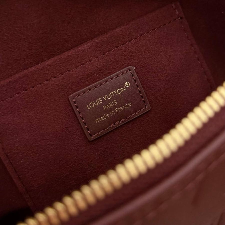 LOUIS  VUITTON