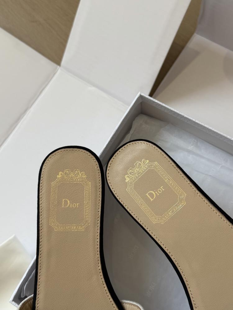 DIOR