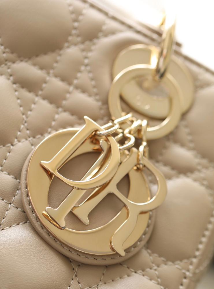 DIOR