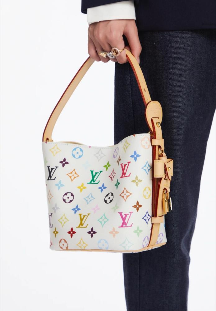 LOUIS  VUITTON