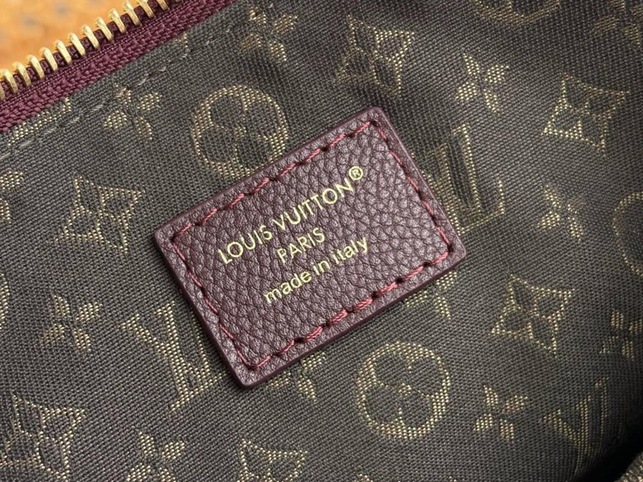 LOUIS  VUITTON