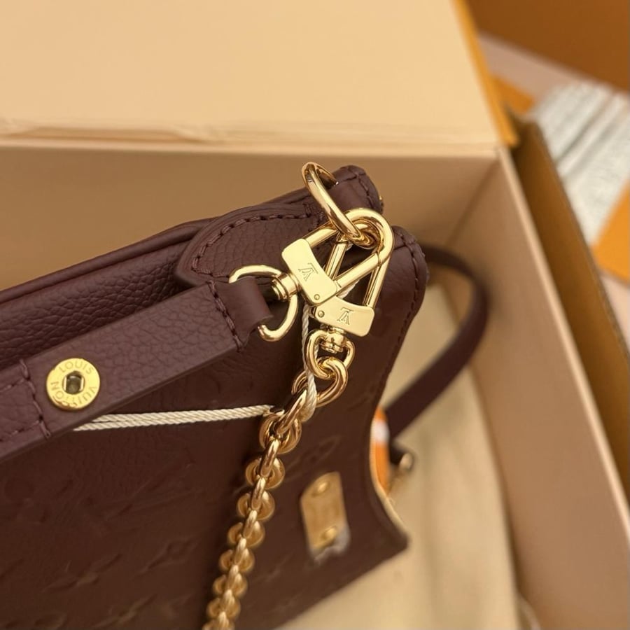LOUIS  VUITTON
