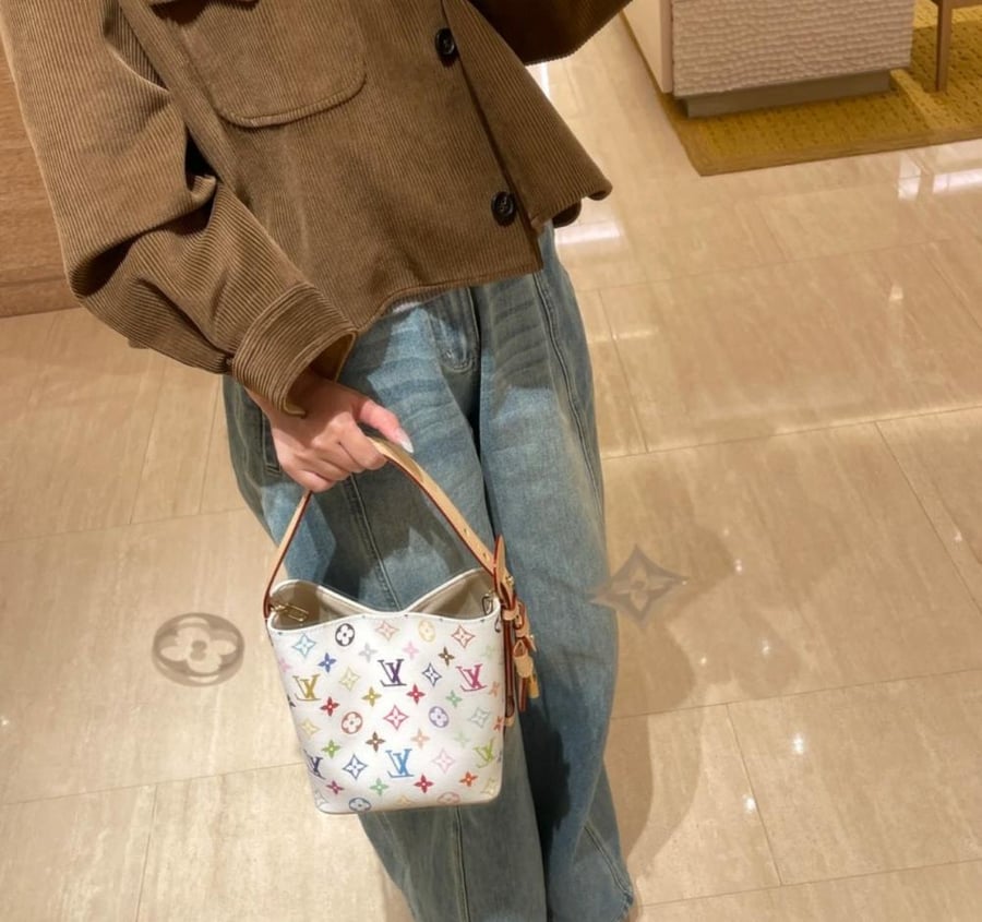 LOUIS  VUITTON
