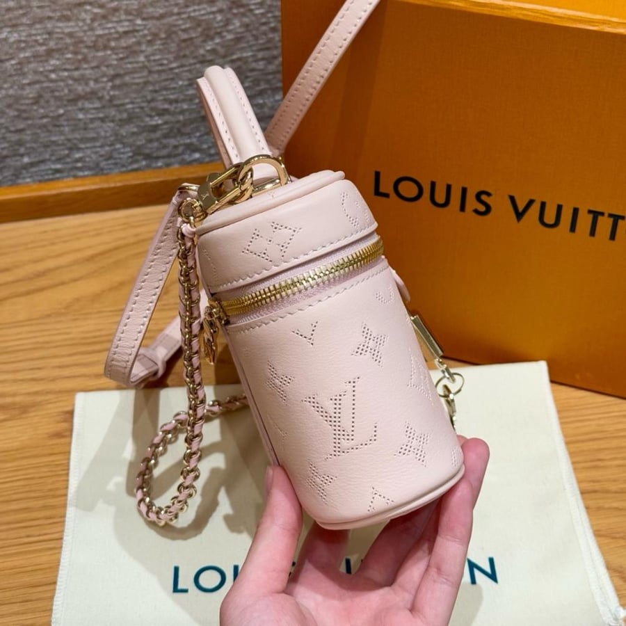 LOUIS  VUITTON