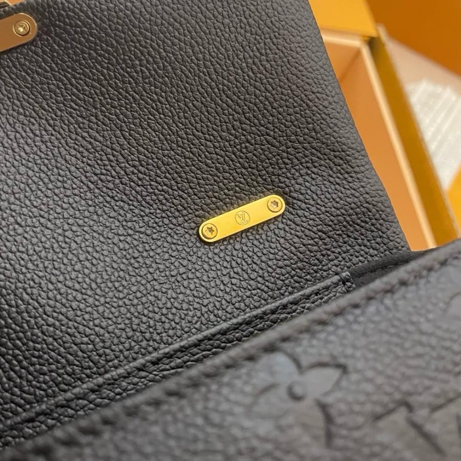 LOUIS  VUITTON