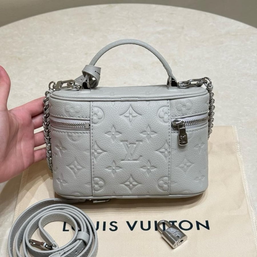 LOUIS  VUITTON