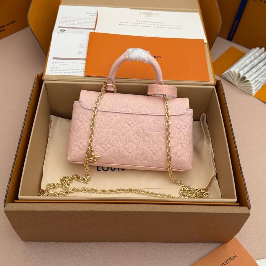 LOUIS  VUITTON