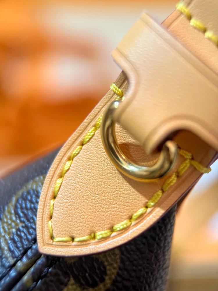 LOUIS  VUITTON