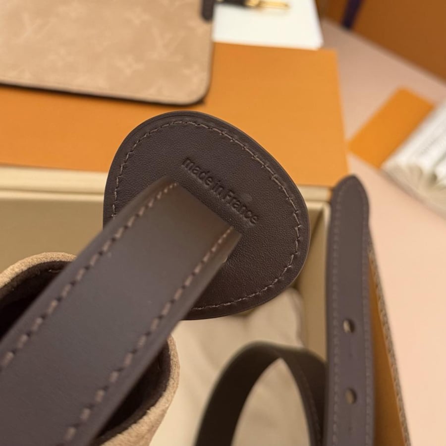 LOUIS  VUITTON