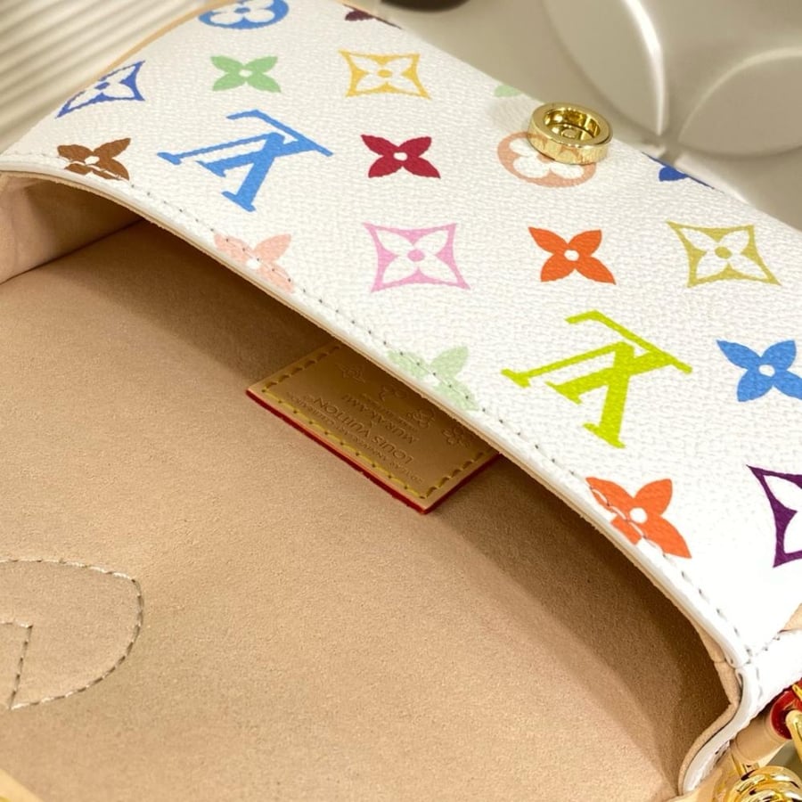 LOUIS  VUITTON