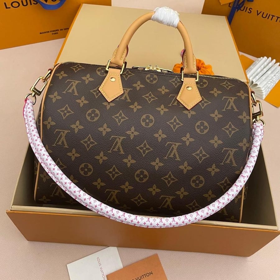 LOUIS  VUITTON