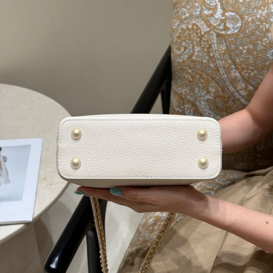 LOUIS  VUITTON