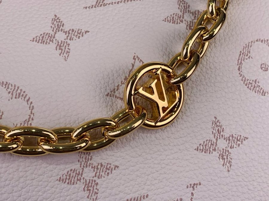 LOUIS  VUITTON