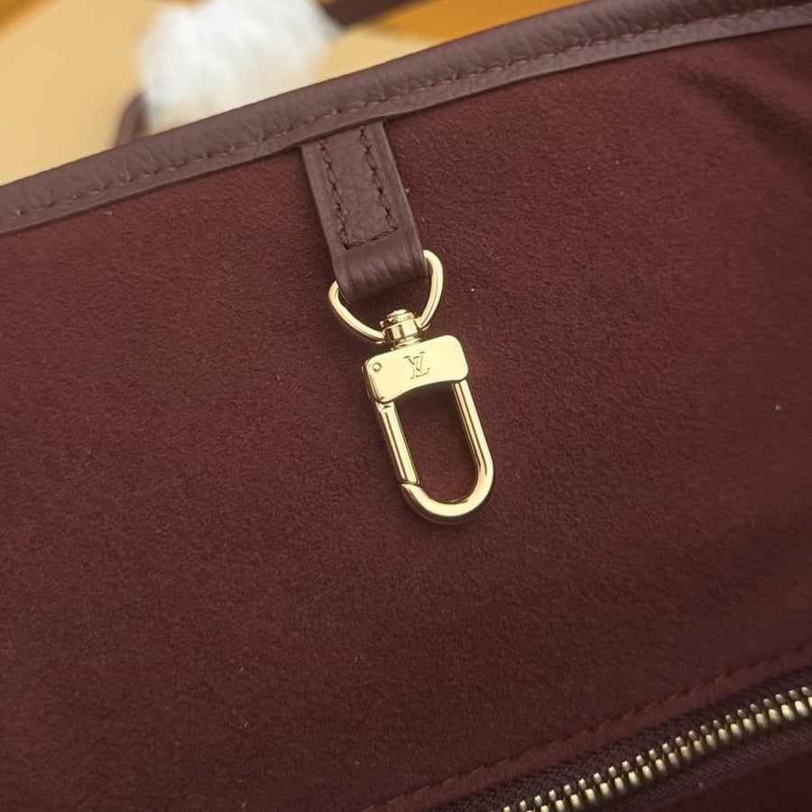 LOUIS  VUITTON