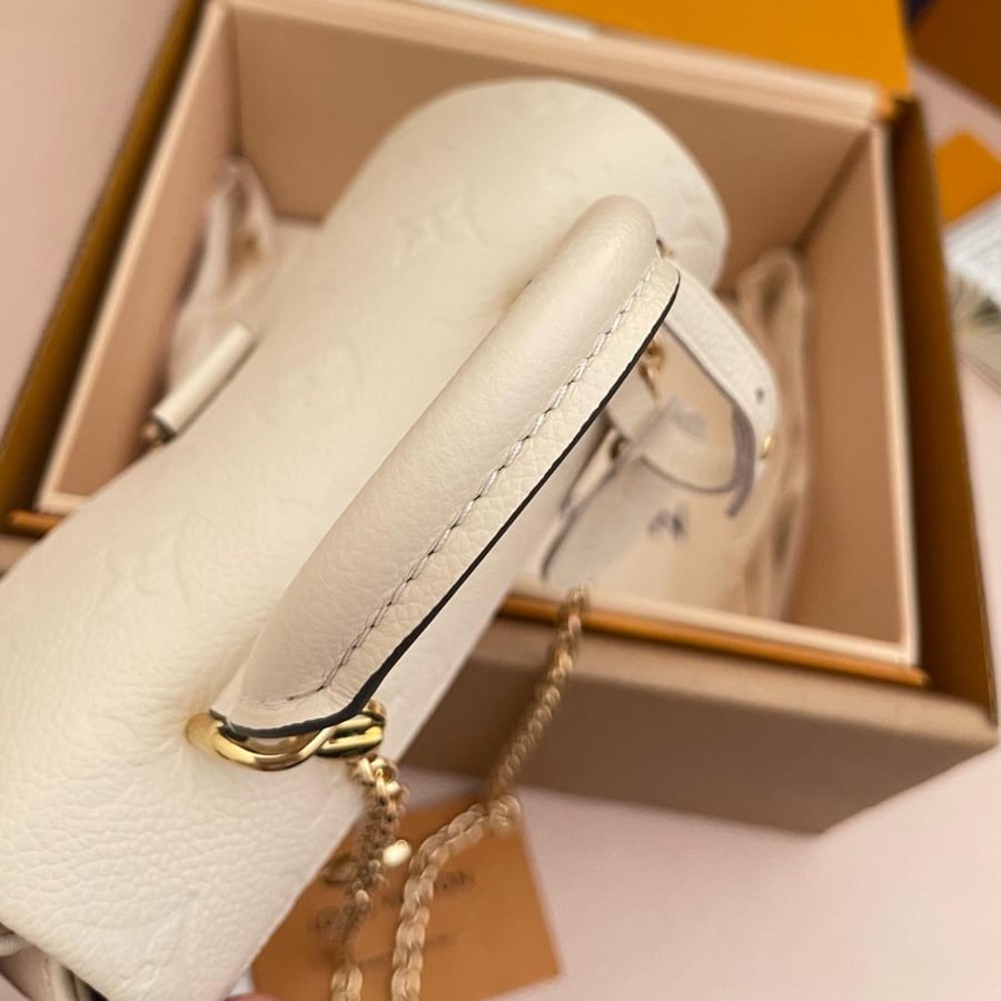 LOUIS  VUITTON