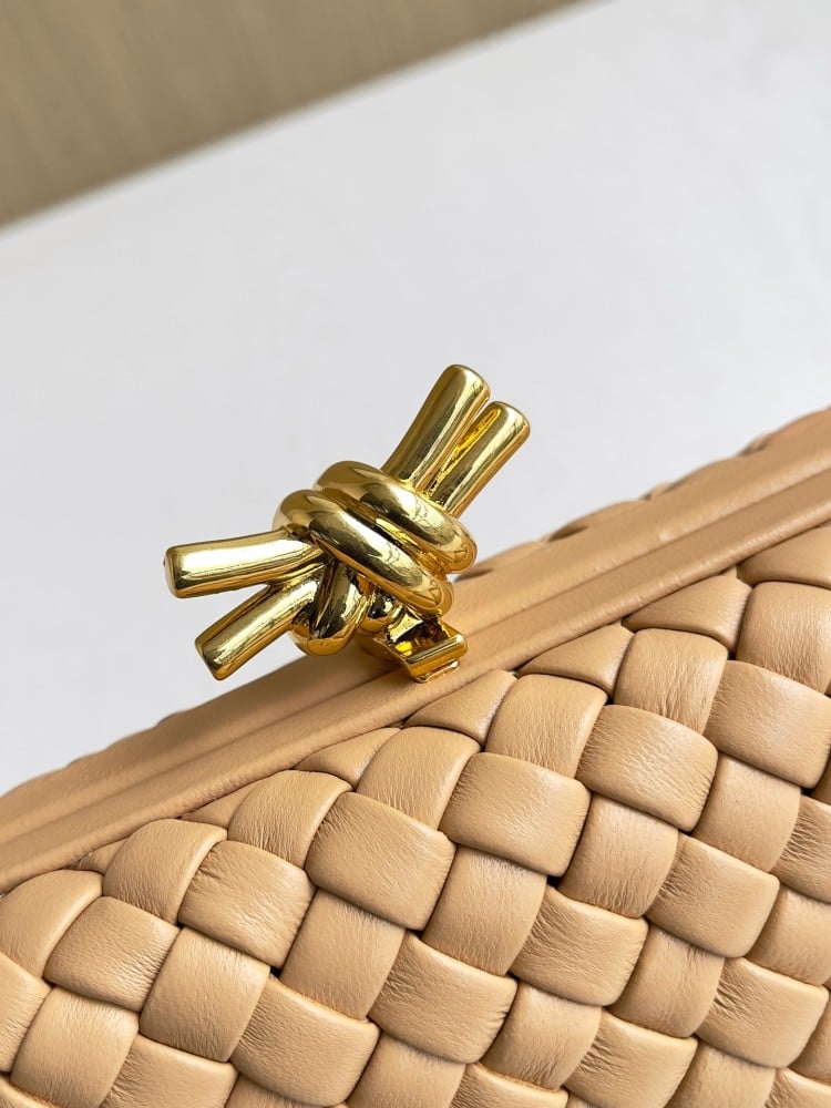 BOTTEGA