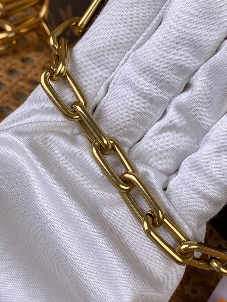 LOUISVUITTON