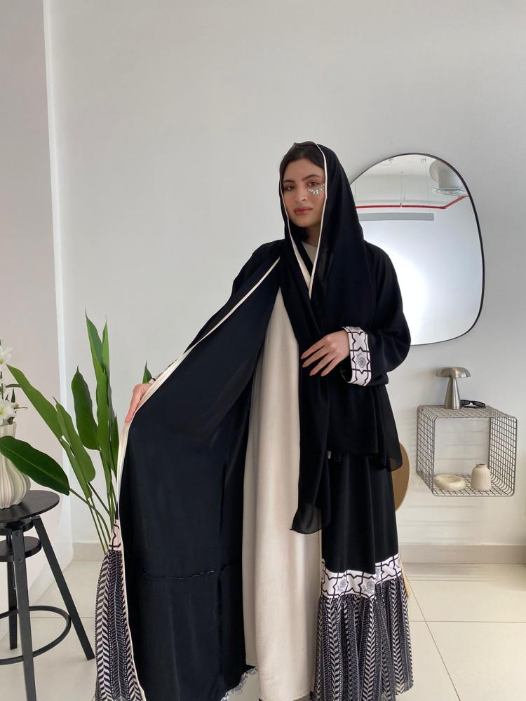 فستان تحت العبايه اوف وايت من هيا عبايه