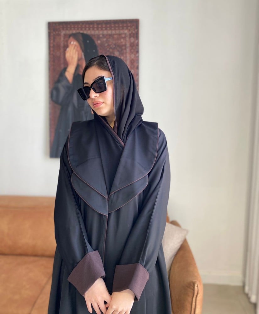 عباية كلوش كريب بتفاصيل ناعمة