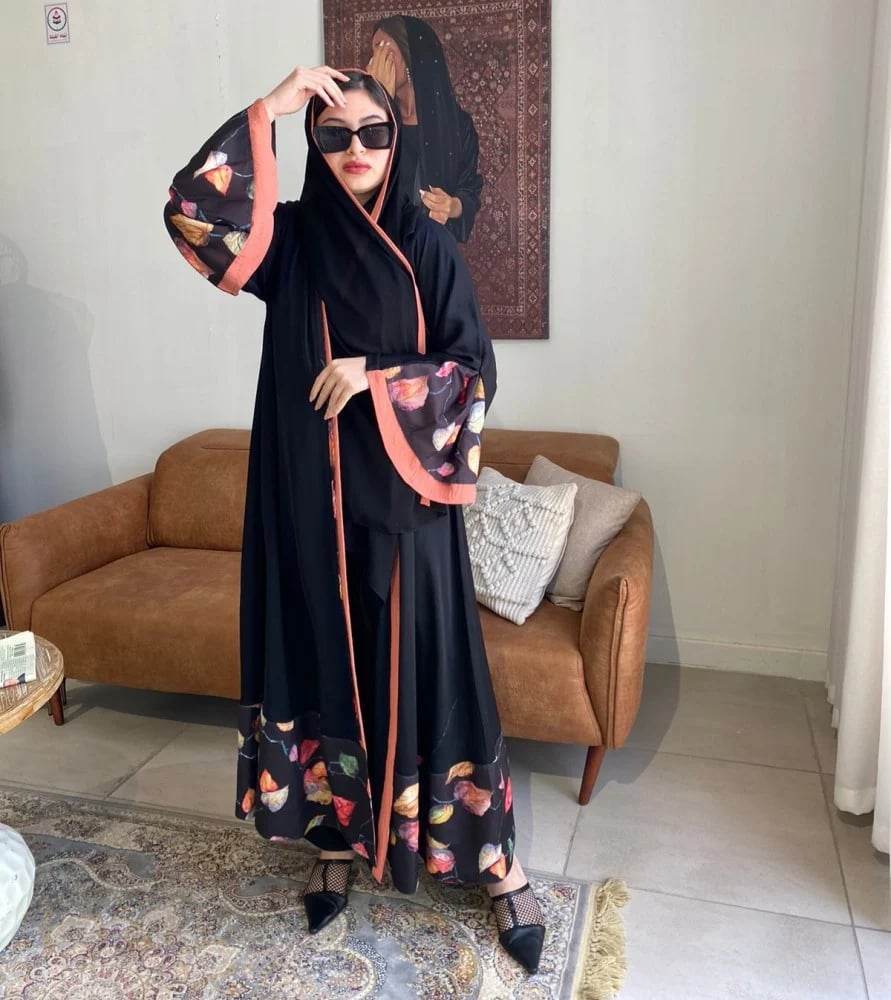 عباية كلوش كريب عملية بعدة ألوان