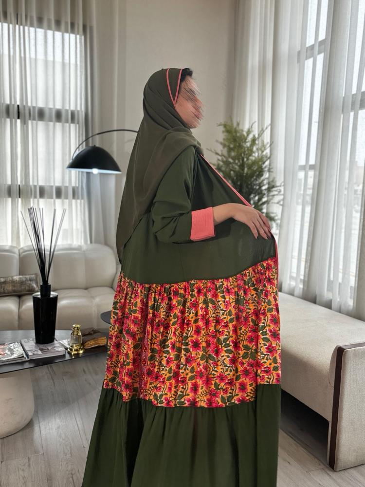 فستان تحت العباية بينك