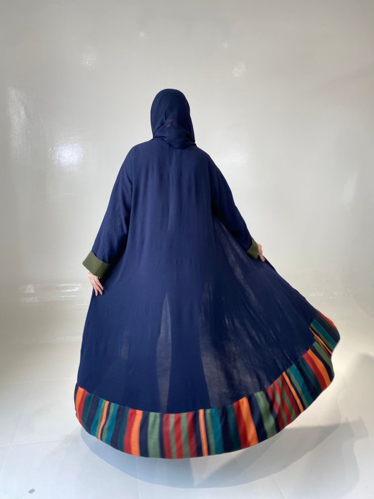 عباية كلوش كريب كحلي بأكمام زيتي أنيقة