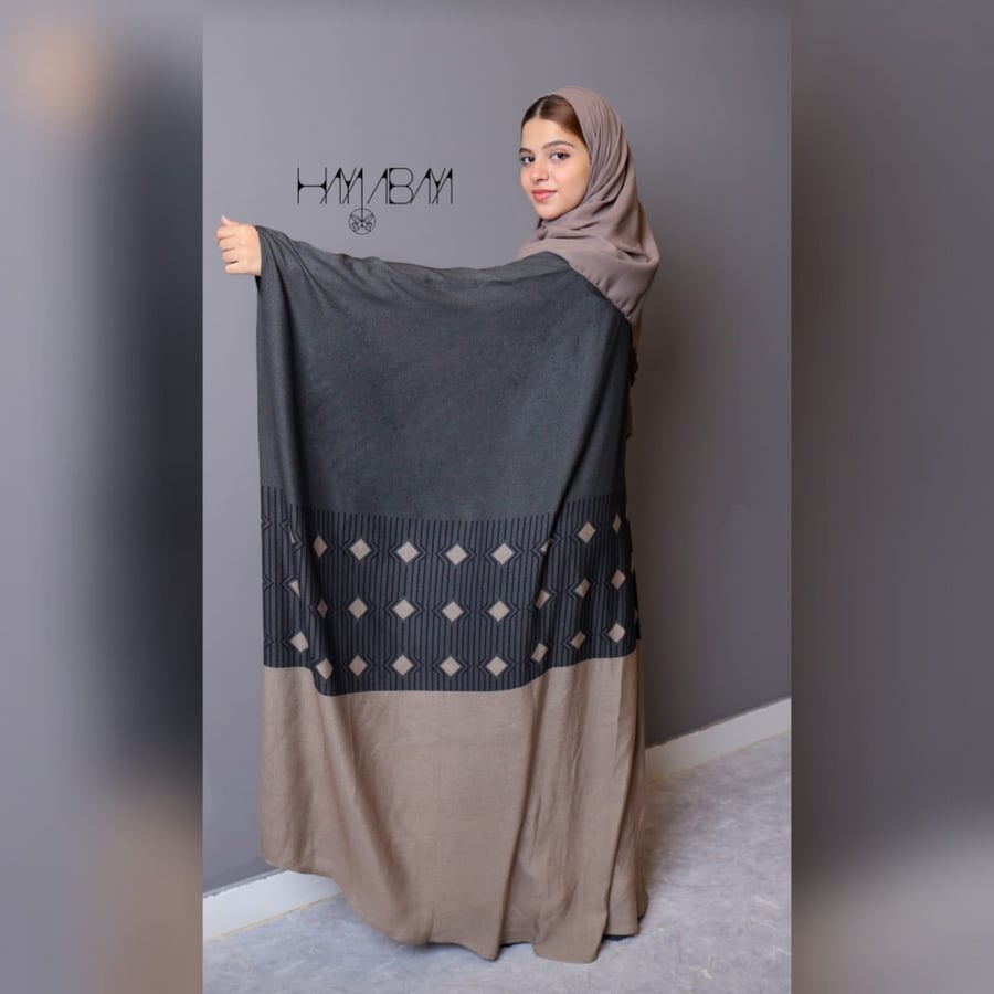 عباية كشميلون بشت بتفاصيل فخمة