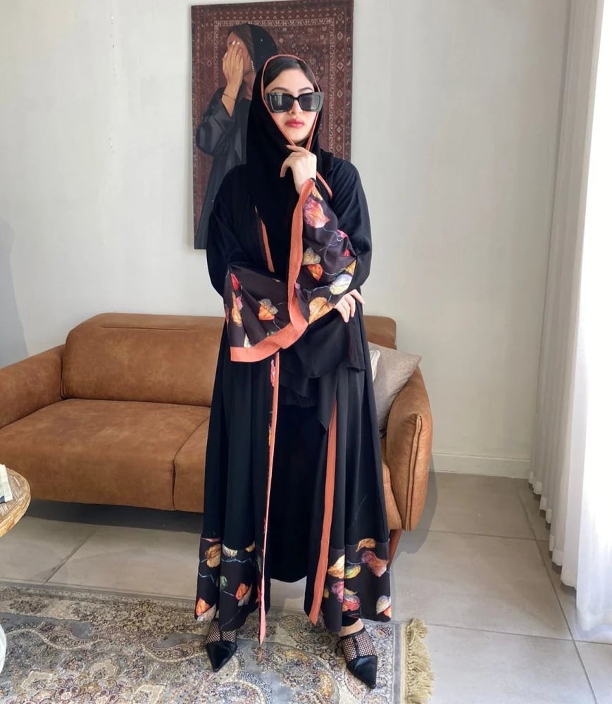 عباية كلوش كريب عملية بعدة ألوان