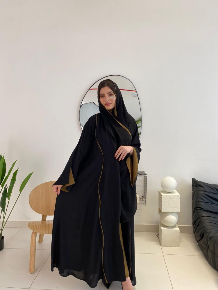 عباية كلوش كريب قصة ظهر مشجرة وأكمام واسعة